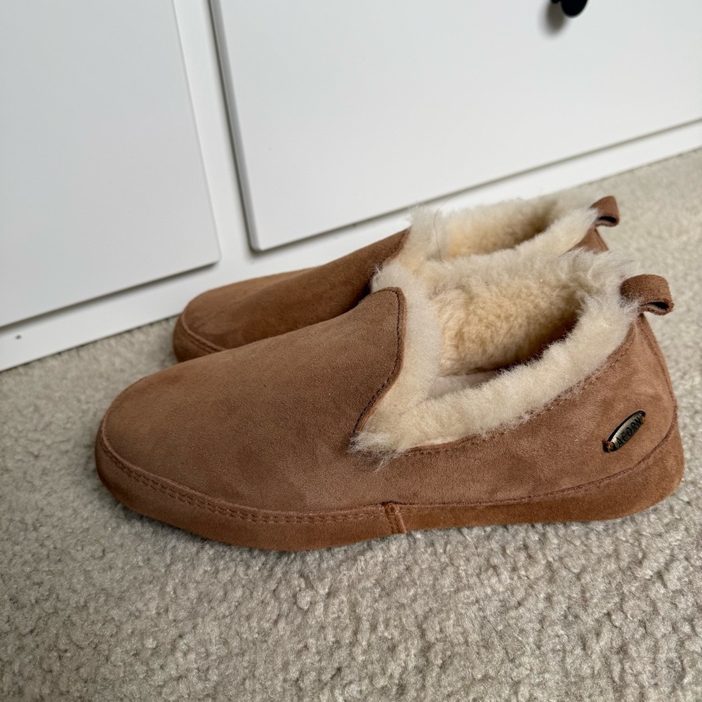 Acorn Ewe Loafer Shearling Slipper Chestnut Women size 10